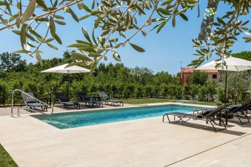 Atemberaubende Villa mit Privatpool, Sauna, Billard, Kicker, Heimtrainer, BBQ