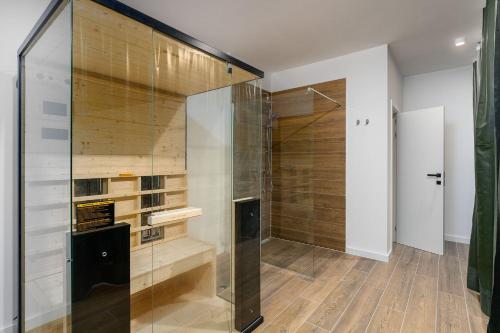 Atemberaubende Villa mit Privatpool, Sauna, Billard, Kicker, Heimtrainer, BBQ