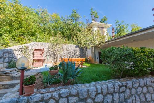 Modernes Studio-Apartment nur 650 Meter zum Strand mit Grill, Fitnessraum, Meerblick