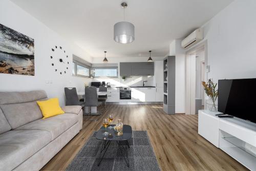 Exklusives Apartment nur 50 Meter zum Yachthafen und nur 300 Meter zum Strand