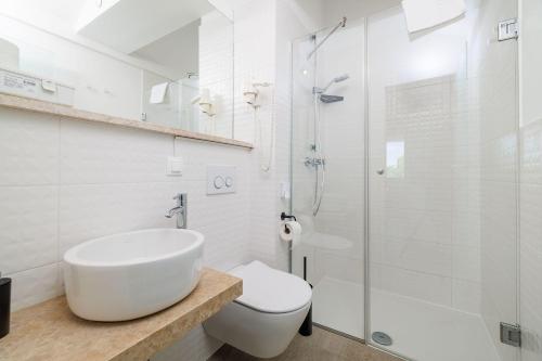 Modernes Penthouse nur 200 Meter zum Sandstrand mit Meerblick und Parkplatz