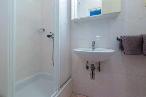Cozy Studio-Apartment nur 300 Meter zum Strand mit Meerblick und Parkplatz