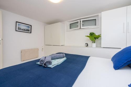 Modernes Apartment nur 300 Meter zum Strand mit Grillplatz und Privatparkplatz