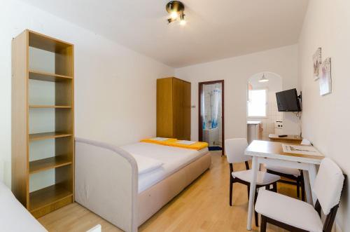 Idyllisches Studio-Apartment in der Altstadt mit Privatparkplatz und 400 Meter zum Strand