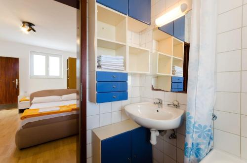 Idyllisches Studio-Apartment in der Altstadt mit Privatparkplatz und 400 Meter zum Strand