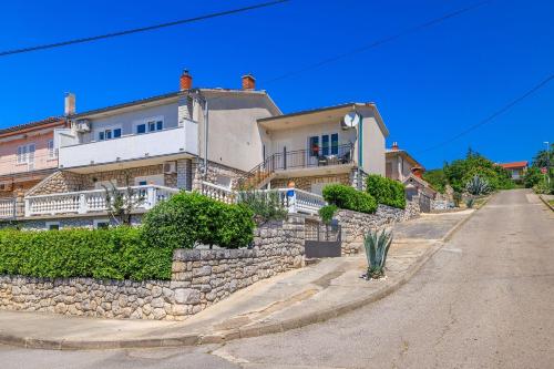 Renoviertes Apartment nur 300 Meter zum Strand mit Meerblick