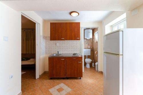 Romantisches Apartment nur 200 Meter zum Strand mit Grillplatz, Klima, WiFi