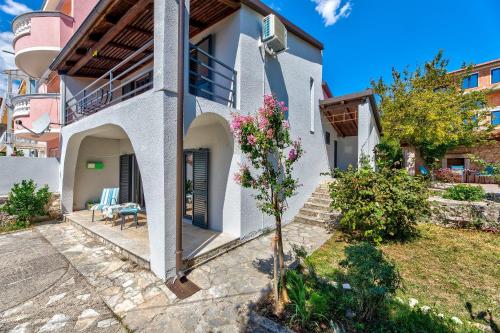 Mediterrane Casa nur 350 Meter zum Strand mit Meerblick, Waschmaschine, Smart-TV