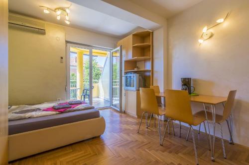 Romantisches Studio-Apartment nur sagenhafte 50 Meter vom Sandstrand entfernt