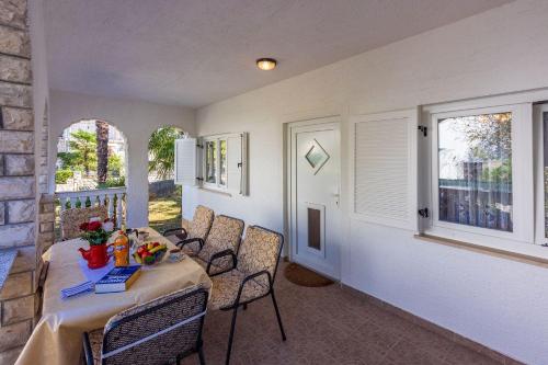 Mediterranes Apartment nur 750 Meter zum Strand mit Grill, Klima, WiFi