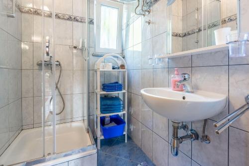 Mediterranes Apartment nur 750 Meter zum Strand mit Grill, Klima, WiFi