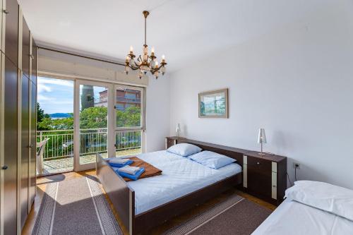 Rustikales Apartment nur 100 Meter zum Strand mit Meerblick, Balkon, Terrasse, Klima