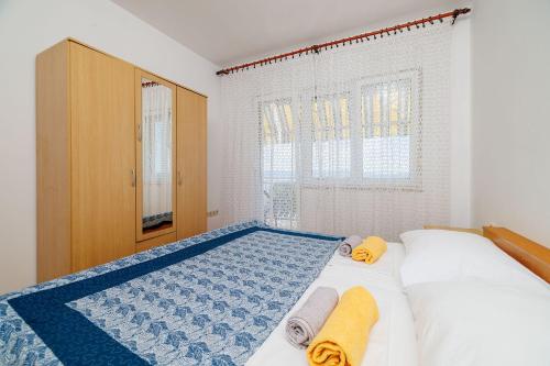 Großes Apartment nur 400 Meter zum Strand mit Meerblick, Grillplatz, WiFi, Klima