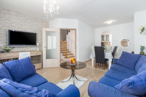 Malerisches, hundefreundliches Ferienhaus nur 400 Meter zum Strand mit BBQ, Babybett