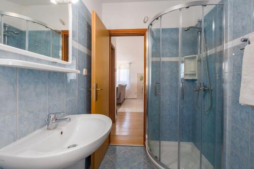 Malerisches Apartment nur 400 Meter zum Strand mit Wifi, Klima, Waschmaschine