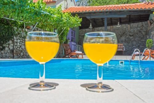 Mediterrane Steinfinca mit Privatpool, Privatparkplatz, BBQ-Bereich, Waschmaschine