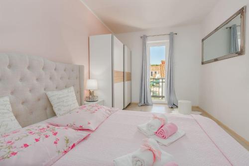 Malerisches, hundefreundliches Ferienhaus nur 400 Meter zum Strand mit BBQ, Babybett