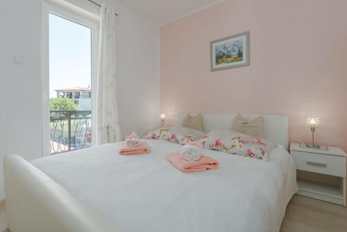 Malerisches, hundefreundliches Ferienhaus nur 400 Meter zum Strand mit BBQ, Babybett