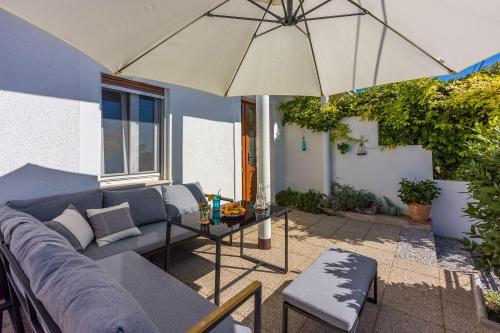 Einzigartige Villa mit Privatpool, Meerblick, Trampolin, Bikes und viele Wanderwege in der Gegend