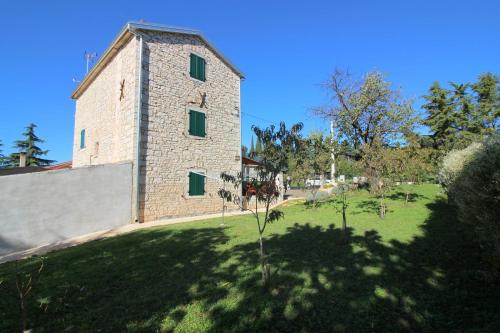 Authentisches Steinhaus mit Garten, Grill, Spielplatz, Trampolin