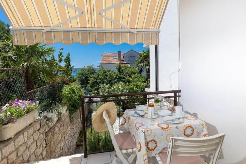 Malerisches Apartment nur 150 Meter zum Strand mit Privatparkplatz, Grill, Klima