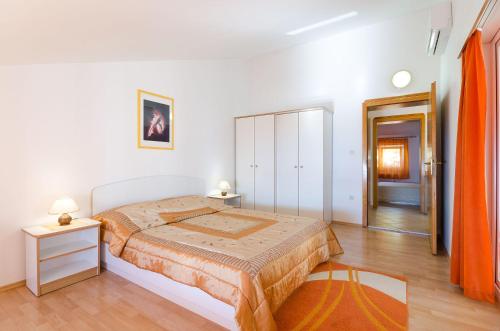 Traumhaftes Apartment mit beeindruckendem Meerblick und mediterranem Garten