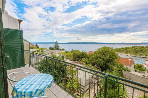 Lauschiges Apartment nur 250 Meter zum Strand mit Meerblick, Privatparkplatz, WiFi