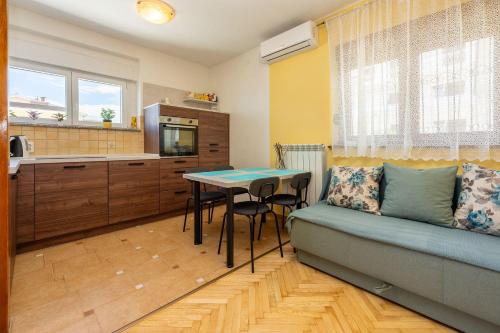 Beeindruckendes Apartment nur 200 Meter zum Sandstrand mit Panoramablick