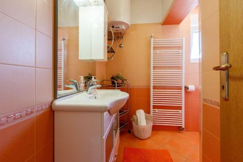 Beeindruckendes Apartment nur 200 Meter zum Sandstrand mit Panoramablick