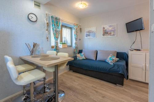 Besonderes Apartment nur 200 Meter zum Sandstrand mit Parkplatz, Liegen, Meerblick