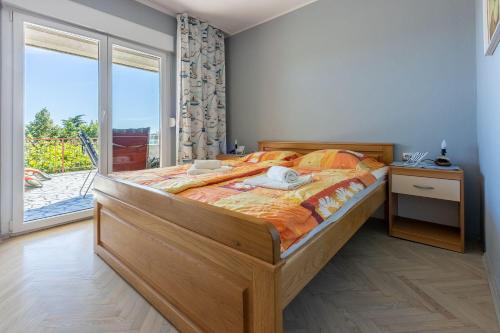 Besonderes Apartment nur 200 Meter zum Sandstrand mit Parkplatz, Liegen, Meerblick