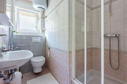 Besonderes Apartment nur 200 Meter zum Sandstrand mit Parkplatz, Liegen, Meerblick