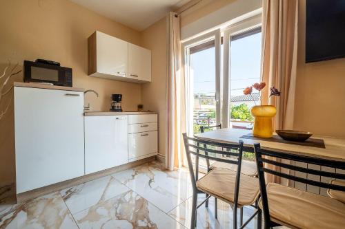 Lichtdurchflutetes und zentrumsnahes Apartment mit Privatparkplatz