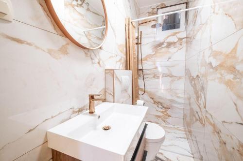 Lichtdurchflutetes und zentrumsnahes Apartment mit Privatparkplatz