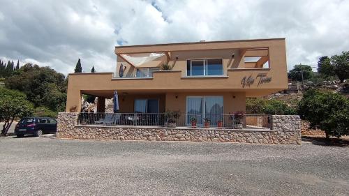 Apartman Twins 1 by Villas Guide