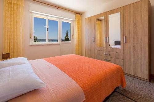 Malerisches Apartment nur 200 Meter zum Sandstrand Meerblick, Parkplatz, Klima