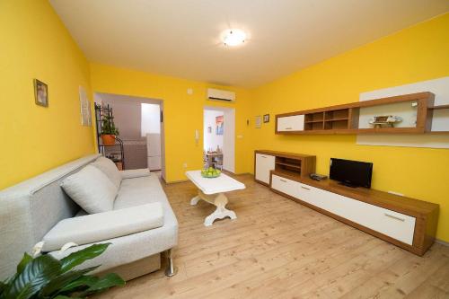 Romantisches Apartment nur 500 Meter zum Sandstrand mit Klima, WiFi, Waschmaschine