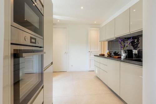 A4#Premium#Arc de Triomphe#ChampsElysées#3Bedrooms#AC