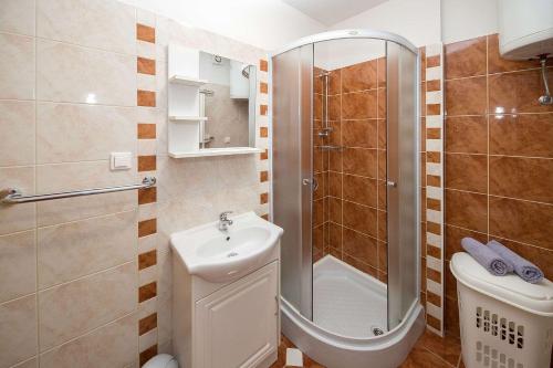 Romantisches Apartment nur 500 Meter zum Sandstrand mit Klima, WiFi, Waschmaschine