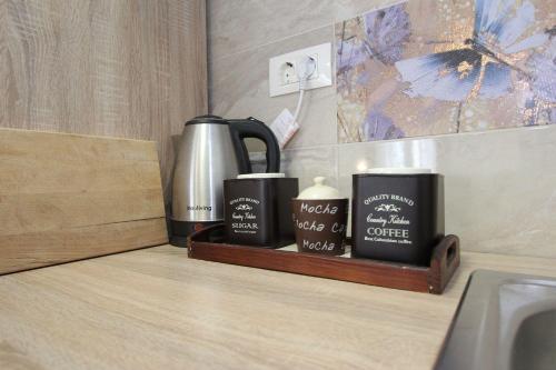 Modernes Apartment mit charmanter Terrasse, Privatparkplatz, Klima, WiFi