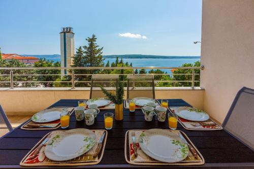 Modernes Apartment nur 100 Meter zum Strand mit Grillplatz, Meerblick, Klima