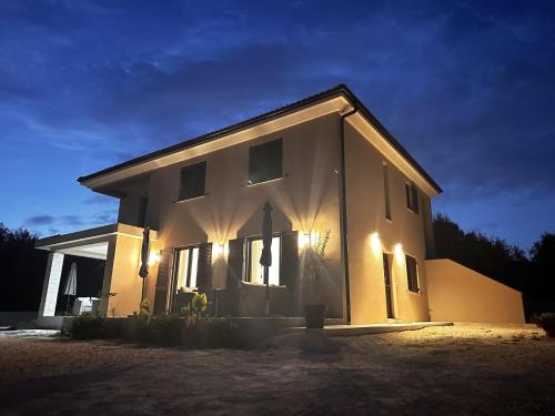Modernes Apartment in Rovinj nur 500 Meter zum Strand mit Parkplatz, Grill, Waschmaschine