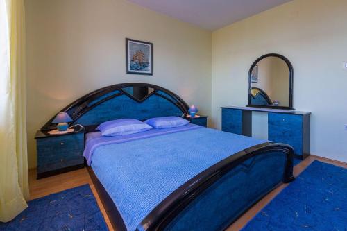 Besonderes Apartment nur 200 Meter zum Sandstrand mit Meerblick, Parkplatz, Klima