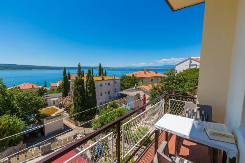 Besonderes Apartment nur 200 Meter zum Sandstrand mit Meerblick, Parkplatz, Klima