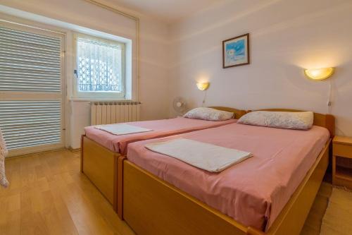 Hundefreundliches Apartment nur 120 Meter zum Strand mit Meerblick und Parkplatz