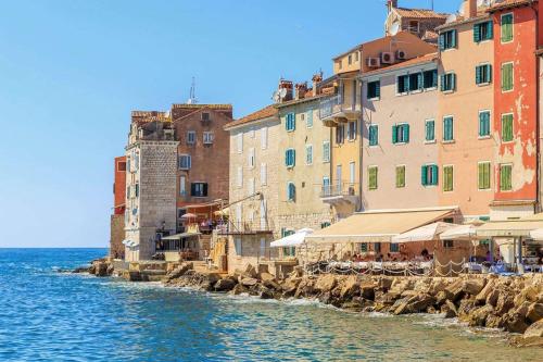 Atemberaubendes Apartment in Rovinj mit einzigartigem Panorama direkt am Meer