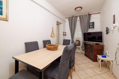 Hundefreundliches Apartment nur 130 Meter zum Strand mit 3 Parkplätzen, 4 Klimaanlagen, WiFi