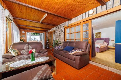Idyllisches Apartment nur 200 Meter zum Strand mit Privatparkplatz, Klima, Waschmaschine