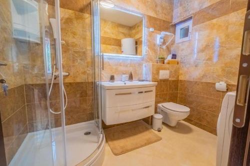 Zentrumsnahes Ferienhaus mit Privatparkplatz, Eintrittskarten für Bootsausflug und Aquarium