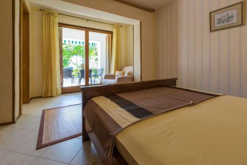 Hundefreundliches Apartment nur 500 Meter zum Strand mit mediterraner Terrasse